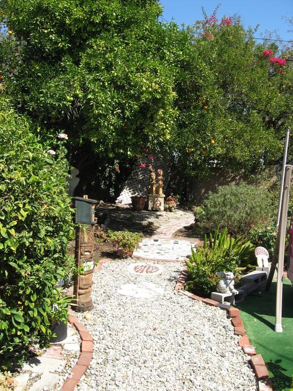 Bed & Breakfast Goldfinger's Get Away Los Angeles