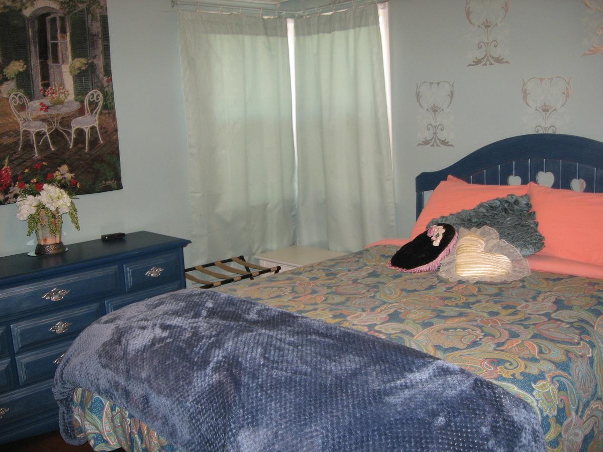 Goldfinger's Get Away 4* Los Angeles