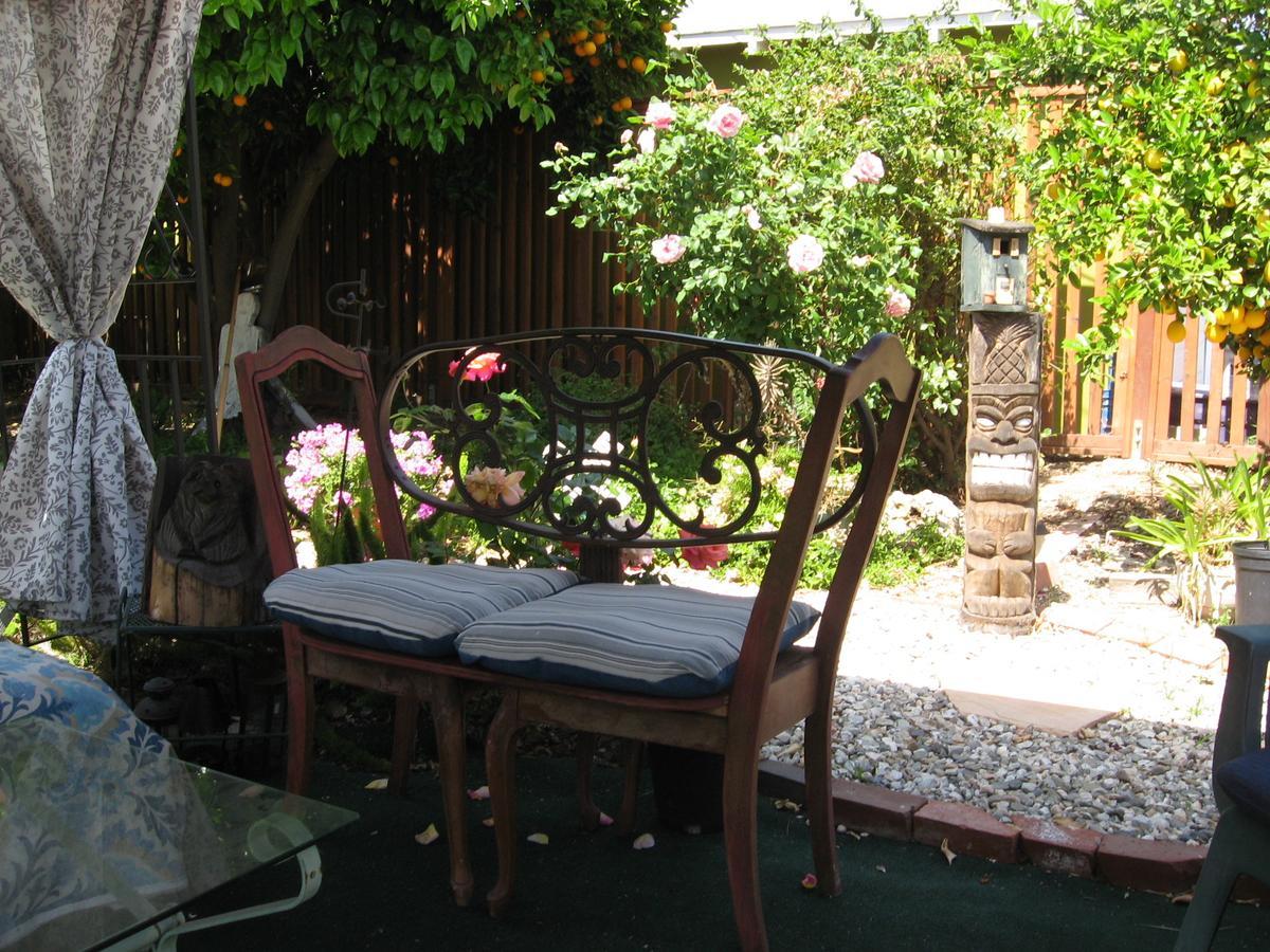 Bed & Breakfast Goldfinger's Get Away